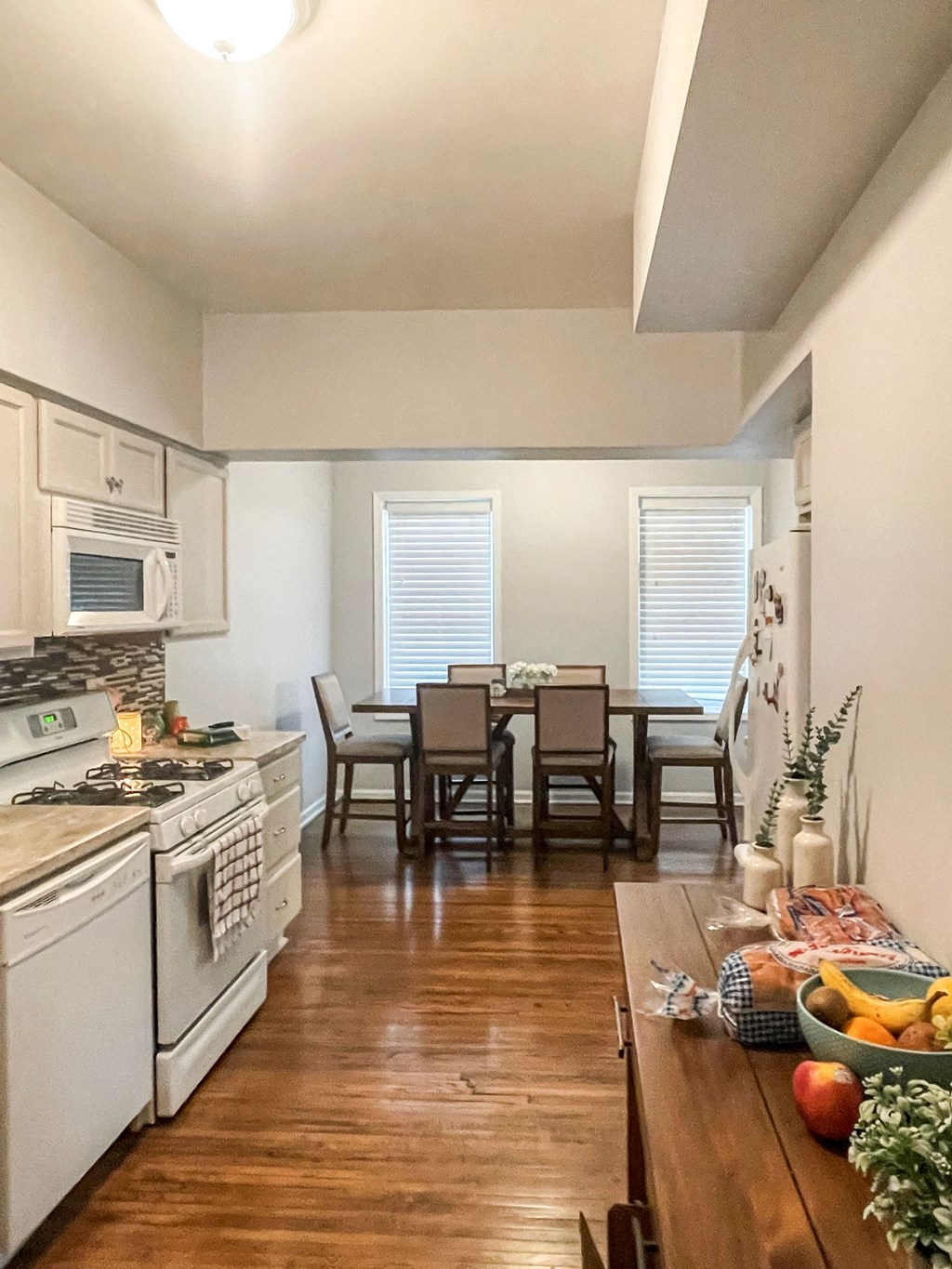 3708 Sheffield Chicago Apartment