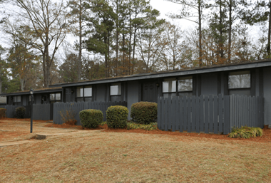 100 Bridgewood Drive 1-2 Beds Apartment for Rent