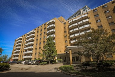 26011 Lakeshore Blvd 1-2 Beds Apartment for Rent