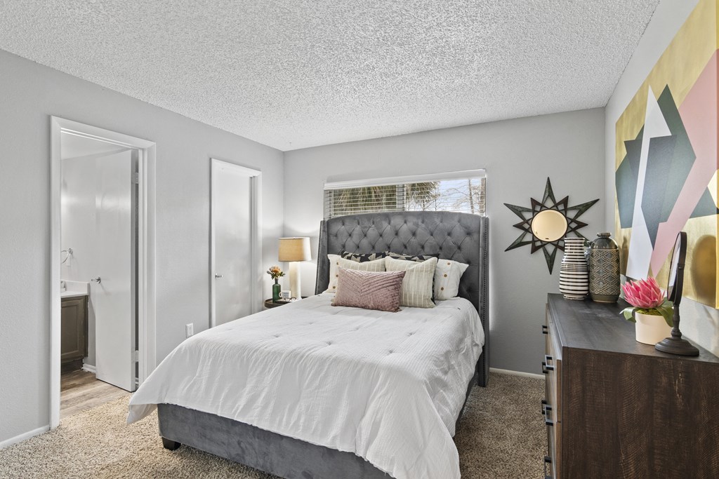 the preserve at ballantyne commons bedroom with white bed