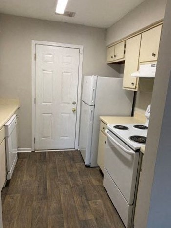 100 Cross Creek Drive 2-4 Beds Duplex/Triplex for Rent - Photo Gallery 6
