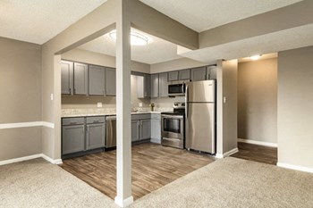 600 Country Club Drive 1-3 Beds Apartment for Rent - Photo Gallery 5