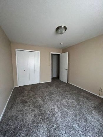 22155 Libby Rd 1-3 Beds Apartment for Rent - Photo Gallery 14