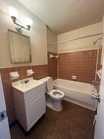 22155 Libby Rd 1-3 Beds Apartment for Rent - Photo Gallery 15