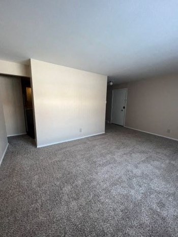 22155 Libby Rd 1-3 Beds Apartment for Rent - Photo Gallery 10