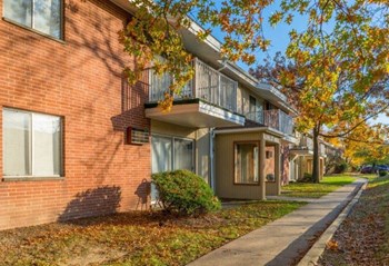 22155 Libby Rd 1-3 Beds Apartment for Rent - Photo Gallery 2