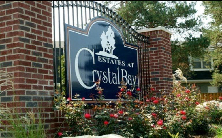 Estates at Crystal Bay sign in Indianapolis, IN. 