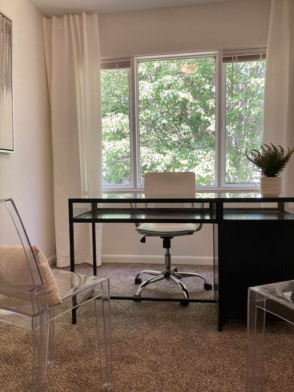 Work Desk at Townhomes at 28th, Columbus, IN, 47201