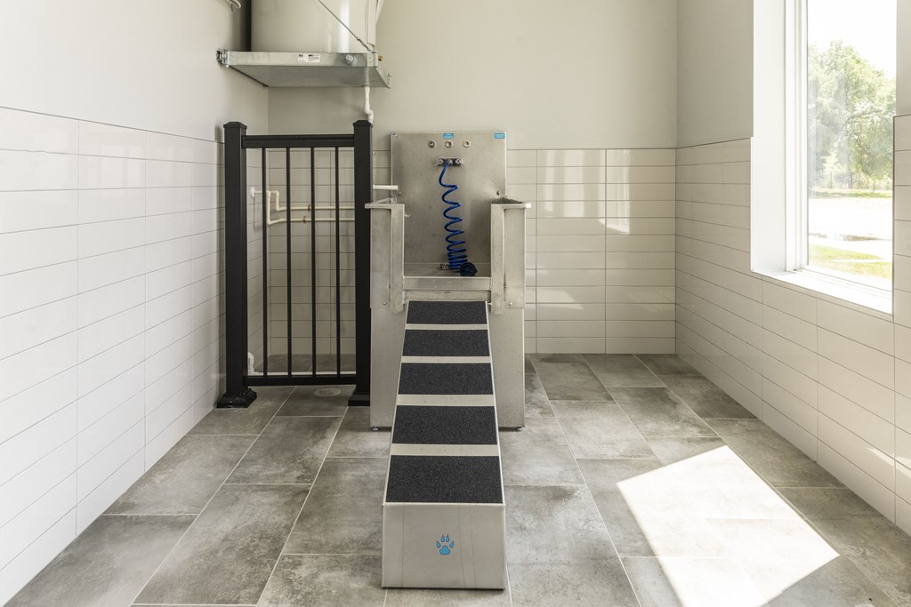 Pet Wash Center at Wesmont, Indianapolis, IN