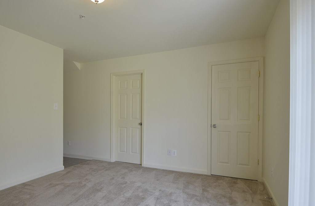 The Pointe At Manorgreen Townhomes