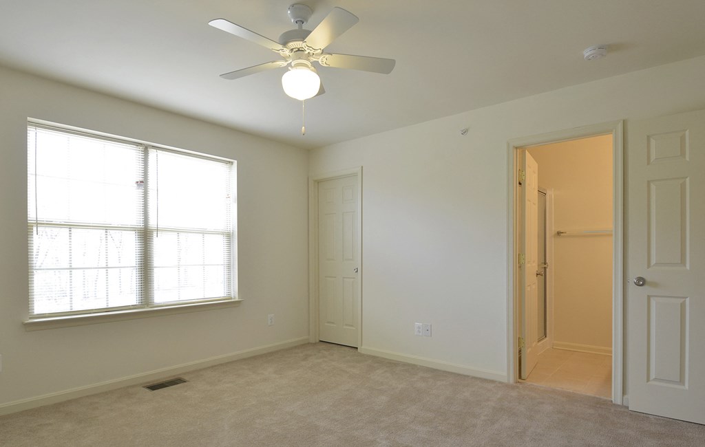 The Pointe At Manorgreen Townhomes