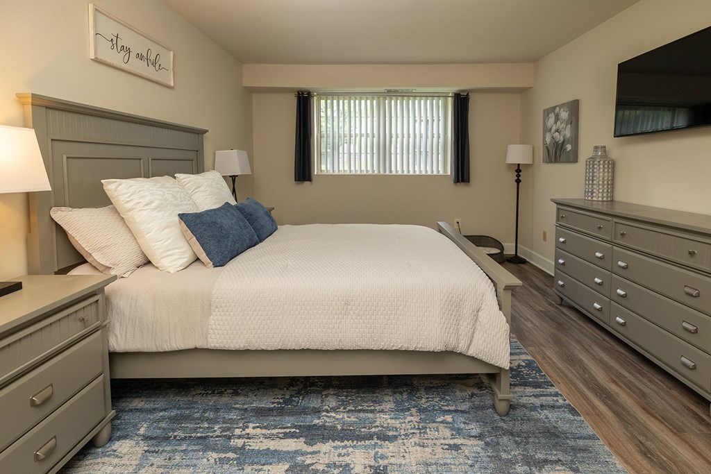 Large Bedroom at Deer Park Apartments, Randallstown, MD 21133