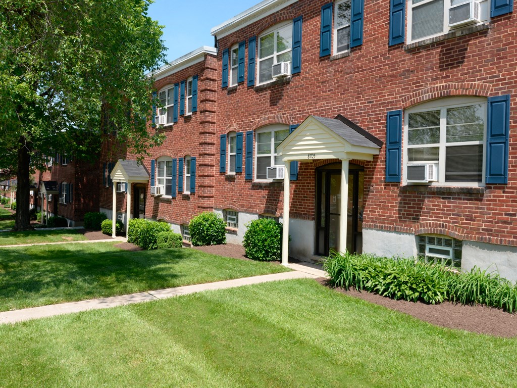 Beautiful Entrance at Loch Bend Apartments, Baltimore, MD, 21234