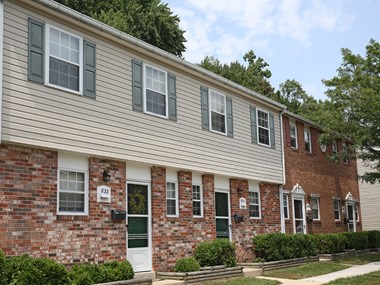 802 Kingston Court 3 Beds Apartment for Rent - Photo Gallery 2