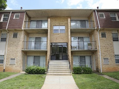 103 Village Of Pine Court, 2D 1-2 Beds Apartment for Rent - Photo Gallery 1