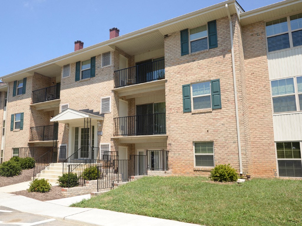 Premier Apartment Communities at Woodridge Apartments, Randallstown, Maryland