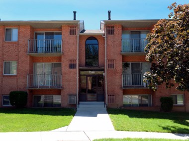 7234 Montgomery Road 1-2 Beds Apartment for Rent - Photo Gallery 1