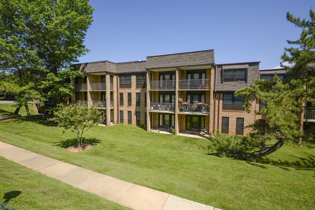 Back facade exterior at Charlesgate Apartments, Towson, MD