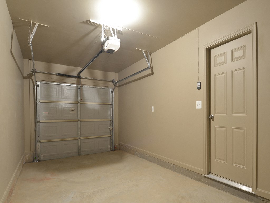 The Pointe At Manorgreen Townhomes