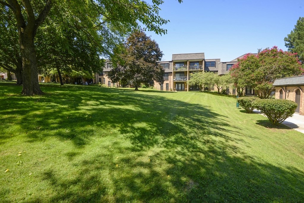 Beautiful landscaped courtyard  at Charlesgate Apartments, Towson, 21204