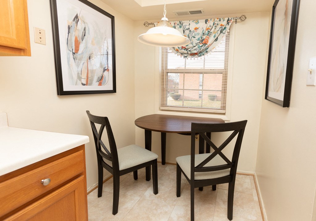 eat in kitchen at Seminary Roundtop Apartments, Lutherville
