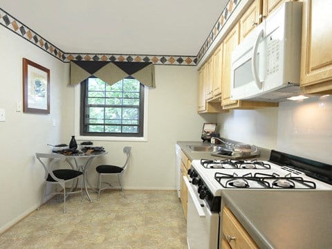 Bright eat in kitchen at Liberty Gardens Apartments, Baltimore, MD 21244
