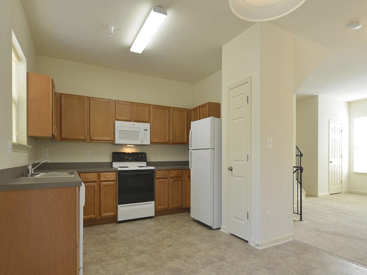 The Pointe At Manorgreen Townhomes