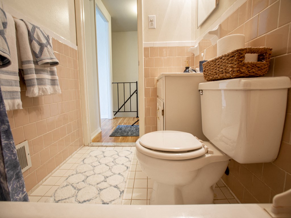 Modern Bathroom Suits at Somerset Woods Townhomes, Severn, MD