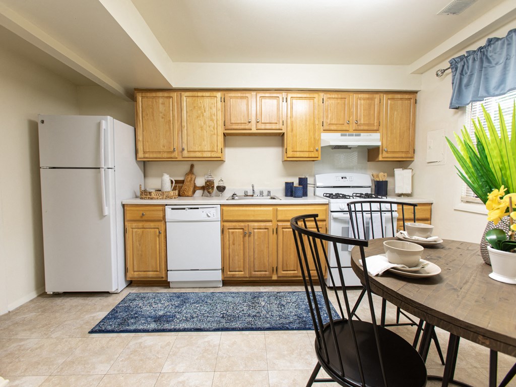 Dining Area at Somerset Woods Townhomes, Severn, MD
