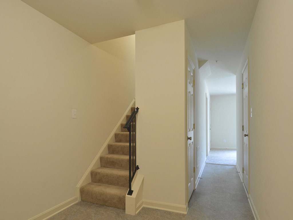 The Pointe At Manorgreen Townhomes