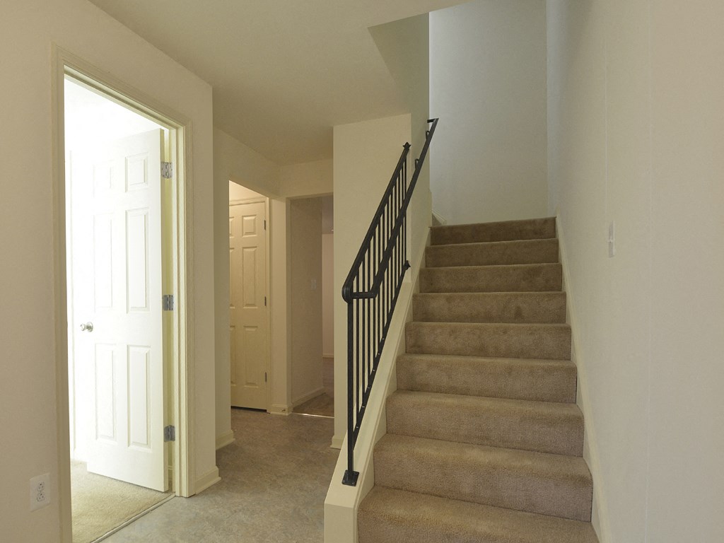 The Pointe At Manorgreen Townhomes