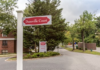 The Brittany Apartments Deauville street sign - Photo Gallery 2