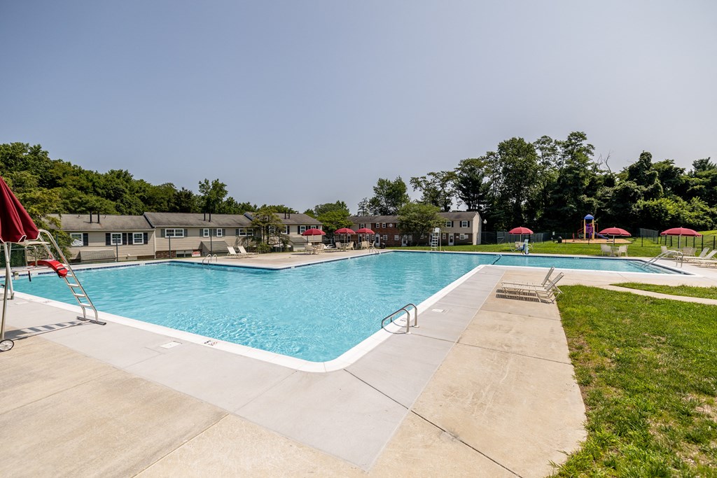 Resort style pool at Seven Oaks Townhomes, Edgewoode, MD, 21040