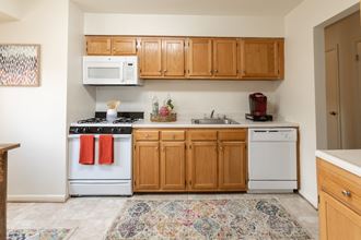 7234 Montgomery Road 1-2 Beds Apartment for Rent - Photo Gallery 1
