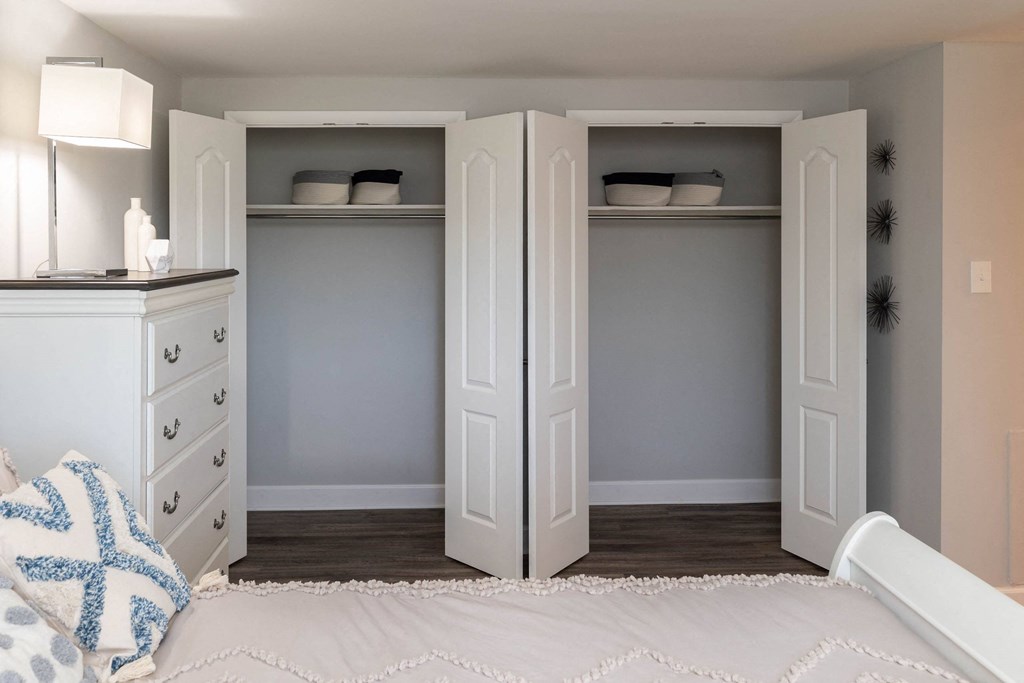 a bedroom with big closets at Fairbrook Park, Baltimore
