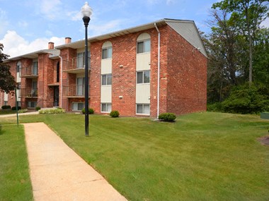 7507 Fairbrook Road 1-2 Beds Apartment for Rent - Photo Gallery 2