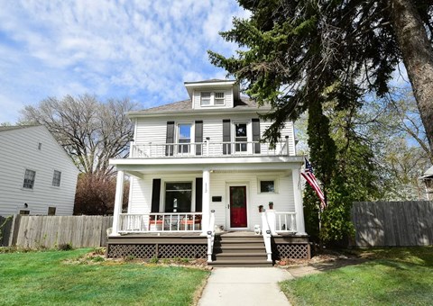 112 Chestnut St 5 Beds Apartment for Rent