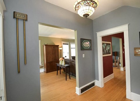 112 Chestnut St 5 Beds Apartment for Rent