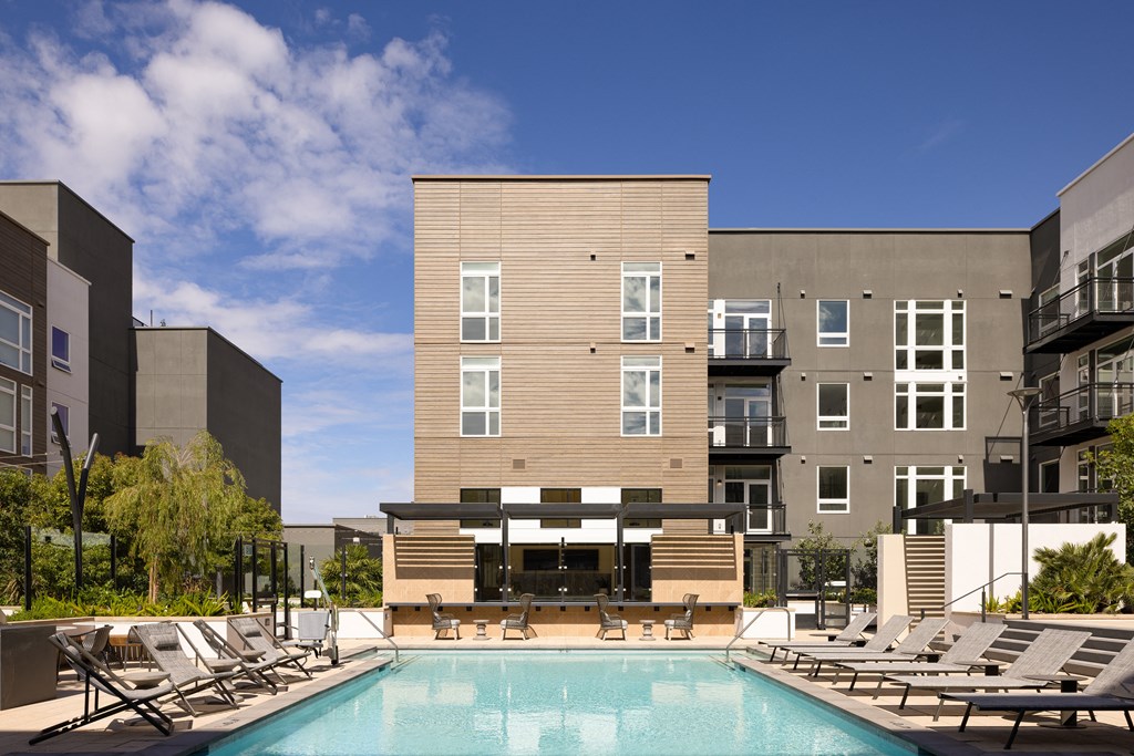 Resort style pool at Sixth & Jackson apartments in San Jose.