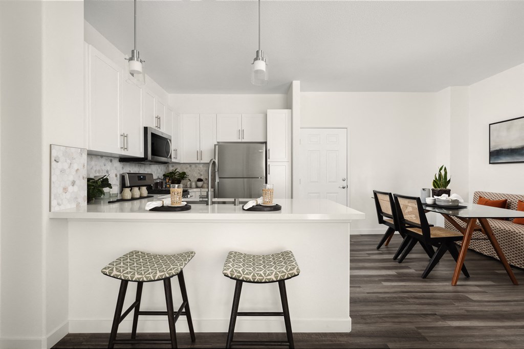 Built-in bar seating area at City Lights at Town Center Apartments in Aliso Viejo