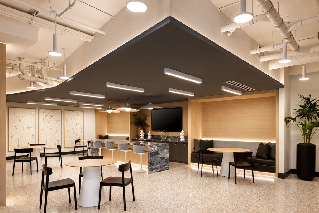 Coworking lounge amenity at Sixth & Jackson apartments in San Jose.