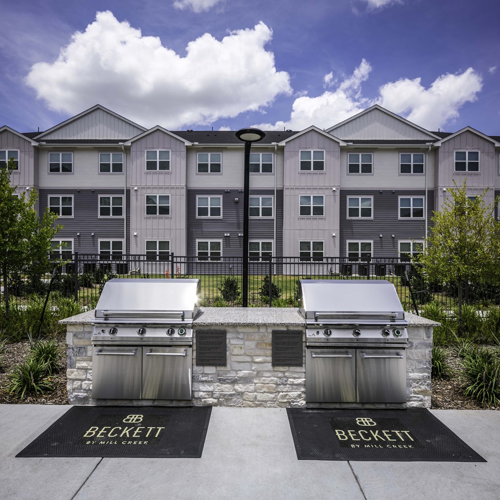 Outdoor grilling station