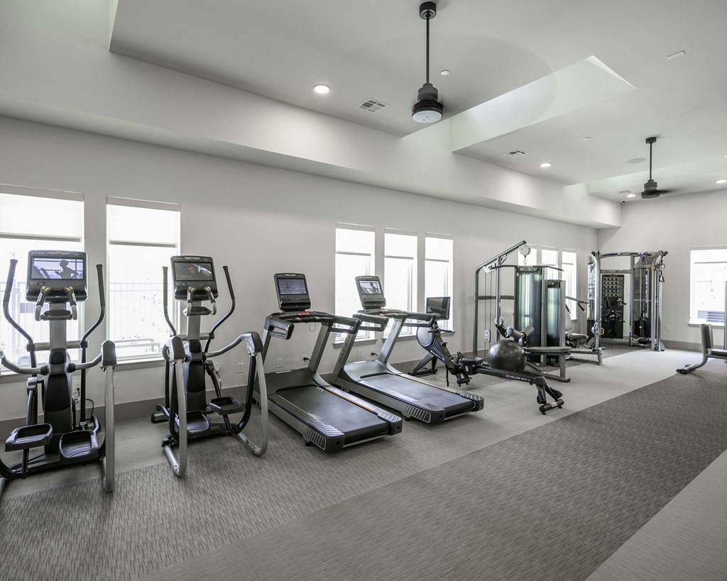 24 hour fitness studio