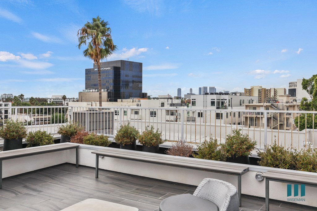 Rooftop Terrace with Entertainment Area