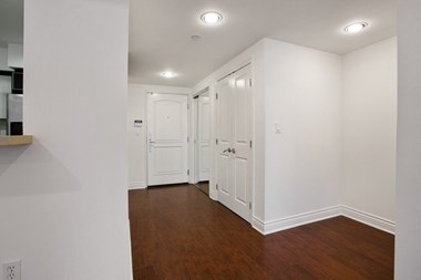 11346 Iowa Ave 2-4 Beds Apartment for Rent - Photo Gallery 4
