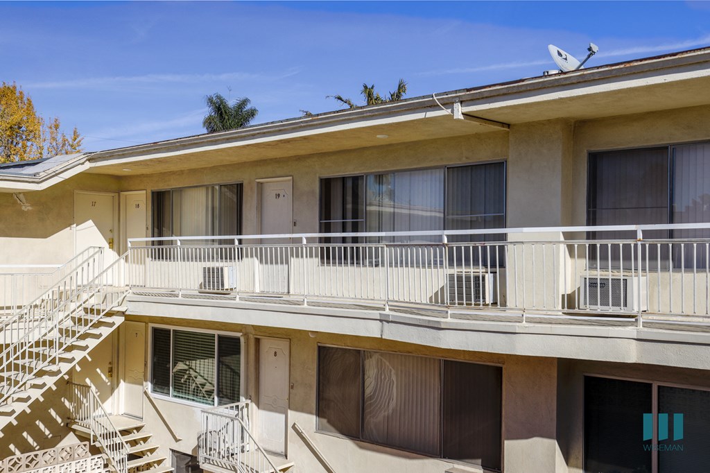 Interior Courtyard  of Ohio Sawtelle byWiseman