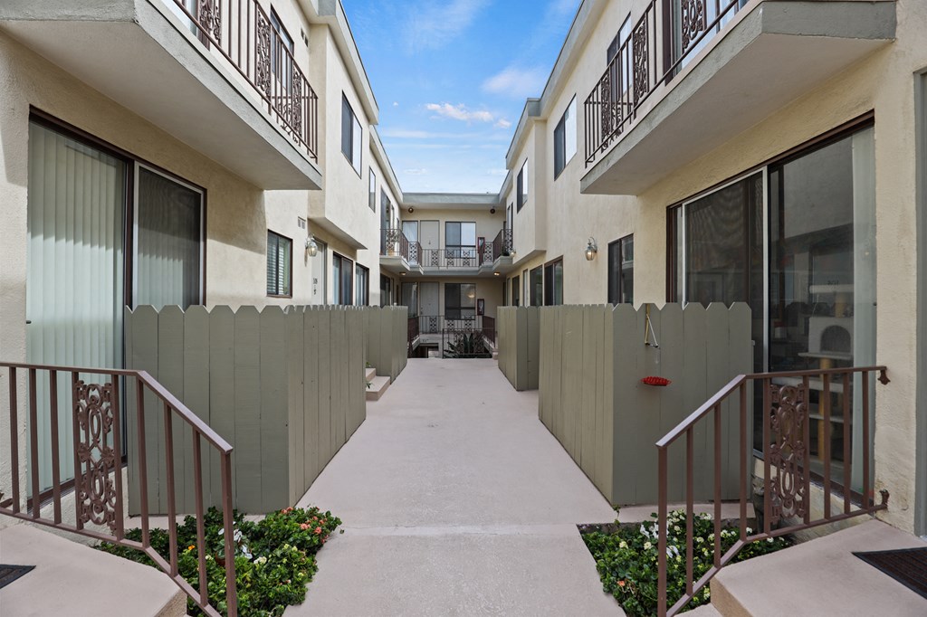 Lower Level of Courtyard