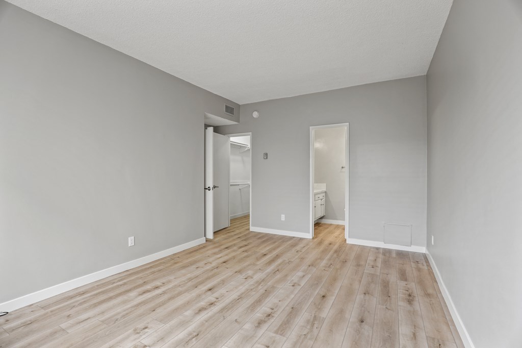 Bedroom with Bathroom