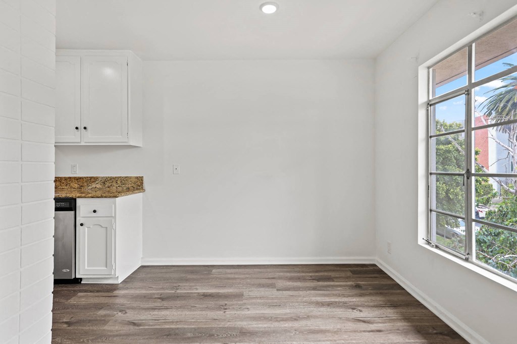 Kitchen and Dining Room with Large-Size Windows and Natural Light