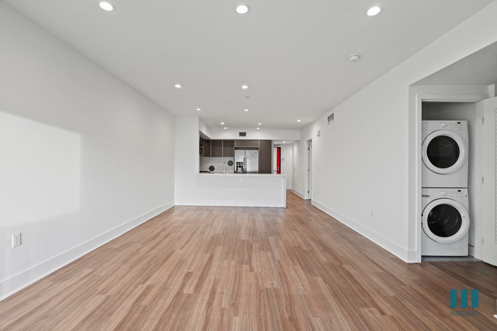 Spacious Dining and Living Room with In-Suite Washer & Dryer